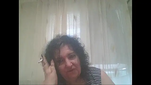Snapshot of maturekorine chatting on 06/18/26, 04:00 maturekorine online show from 06/18/26, 04:00