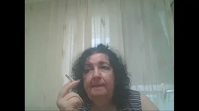 Snapshot of maturekorine chatting on 06/19/26, 05:06 maturekorine online show from 06/19/26, 05:06