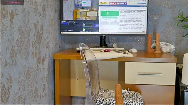 Snapshot of YourBurnWish chatting on 03/20/25, 07:25 YourBurnWish online show from 03/20/25, 07:25