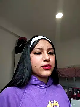 Snapshot of Alix_sweet22 chatting on 01/09/25, 11:47 Alix sweet22 online show from 01/09/25, 11:47