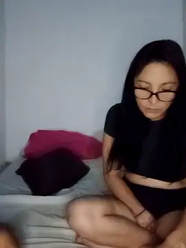 KarameloVzla online show from 12/17/25, 02:39