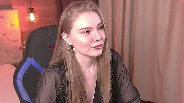 Snapshot of ValerieViolette chatting on 02/13/25, 08:59 ValerieViolette online show from 02/13/25, 08:59