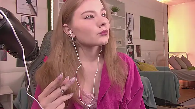 Snapshot of ValerieViolette chatting on 02/20/25, 06:50 ValerieViolette online show from 02/20/25, 06:50