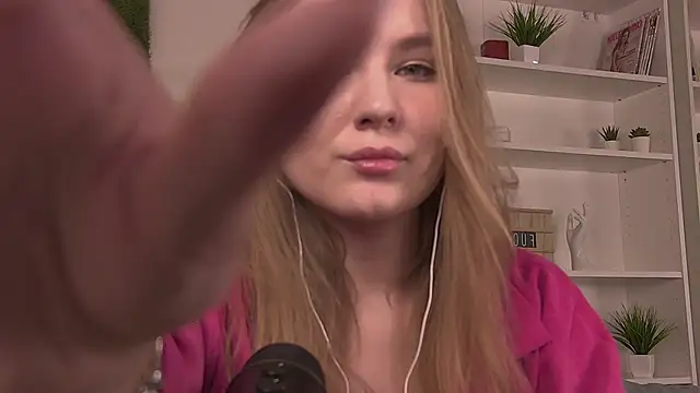 Snapshot of ValerieViolette chatting on 02/20/25, 12:57 ValerieViolette online show from 02/20/25, 12:57