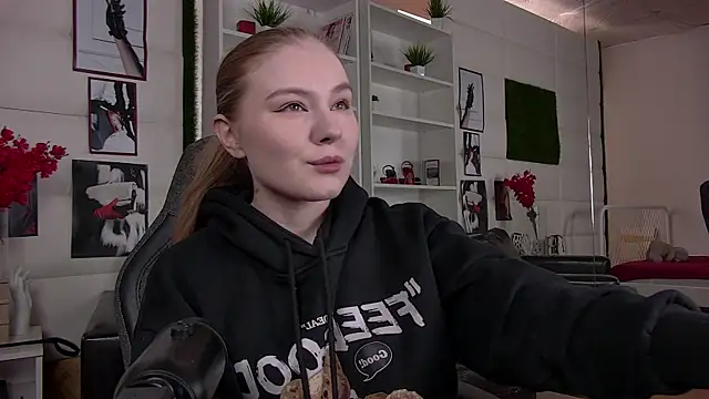 Snapshot of ValerieViolette chatting on 02/27/25, 09:32 ValerieViolette online show from 02/27/25, 09:32