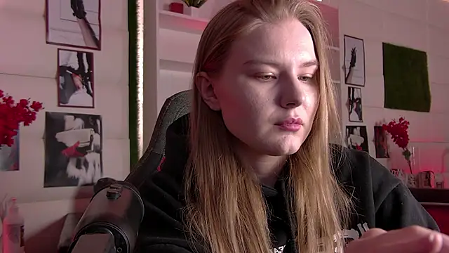 Snapshot of ValerieViolette chatting on 03/01/25, 09:18 ValerieViolette online show from 03/01/25, 09:18