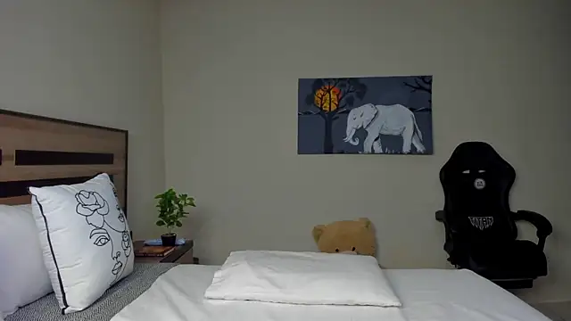 Renee-18 online show from 02/08/26, 04:05