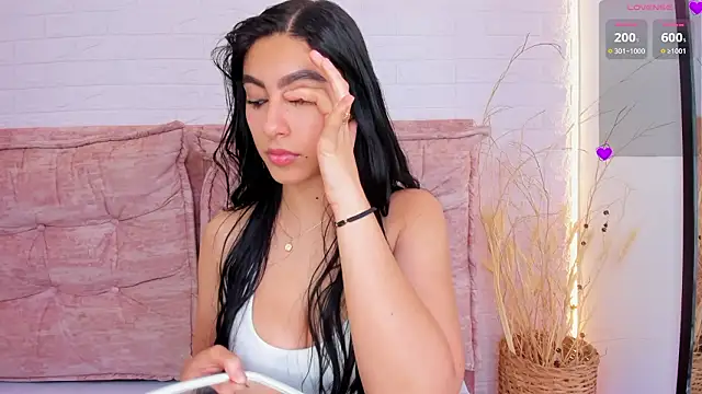 Emily roux online show from 03/12/26, 12:06