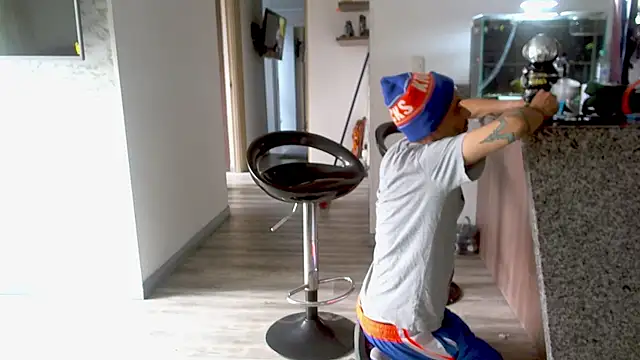 Snapshot of adan_eva960 chatting on 03/11/25, 04:07 adan eva960 online show from 03/11/25, 04:07