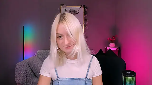 Snapshot of melisa_white1 chatting on 09/10/25, 07:03 melisa white1 online show from 09/10/25, 07:03