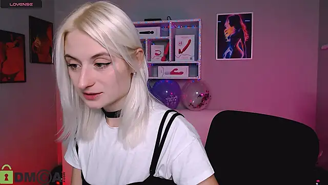Snapshot of melisa_white1 chatting on 10/20/25, 07:14 melisa white1 online show from 10/20/25, 07:14