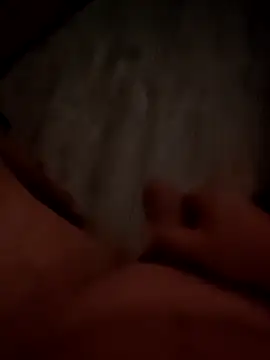 Snapshot of Szeltolo001 chatting on 10/31/25, 01:06 Szeltolo001 online show from 10/31/25, 01:06