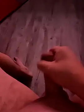 Snapshot of Szeltolo001 chatting on 11/24/25, 03:06 Szeltolo001 online show from 11/24/25, 03:06