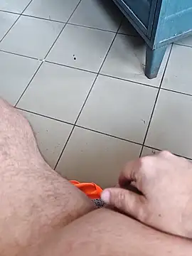 Snapshot of Szeltolo001 chatting on 12/18/25, 11:16 Szeltolo001 online show from 12/18/25, 11:16