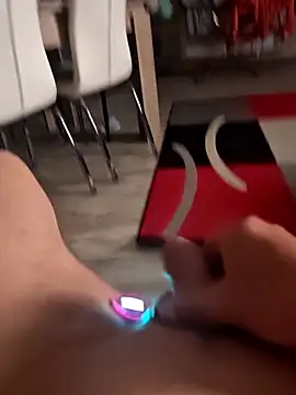 Szeltolo001 online show from 04/07/26, 10:53