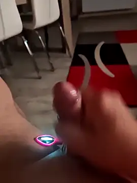 Szeltolo001 online show from 04/08/26, 10:43