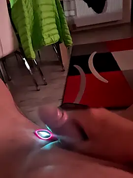 Szeltolo001 online show from 04/14/26, 10:27