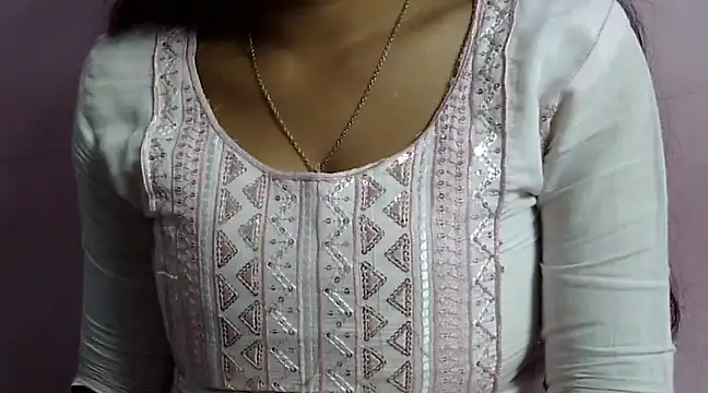 momo lov online show from 12/12/24, 10:45