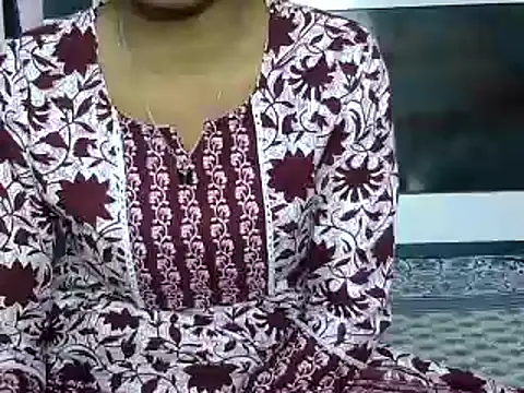 momo lov online show from 12/19/24, 07:40