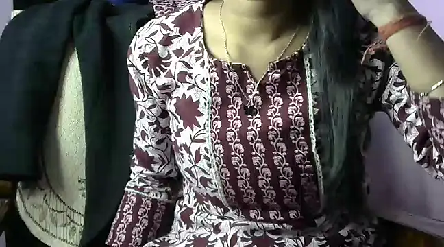 momo lov online show from 02/10/25, 05:03