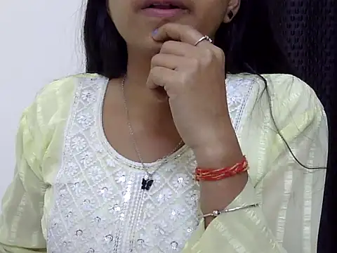 momo lov online show from 02/23/25, 08:17