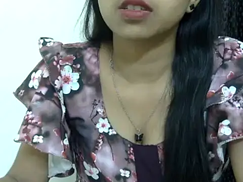 momo lov online show from 03/20/25, 10:54