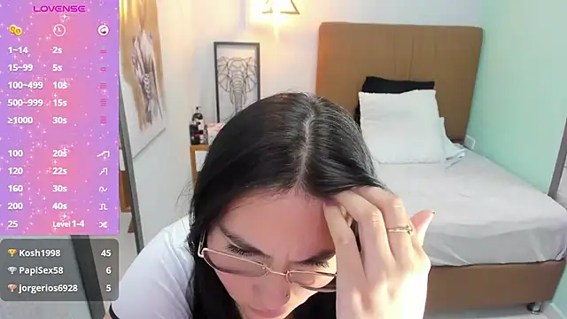 Snapshot of delilaquinn chatting on 12/17/24, 07:50 delilaquinn online show from 12/17/24, 07:50