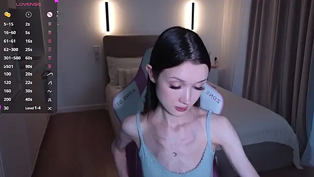 Snapshot of sweetiebones chatting on 11/10/25, 03:27 sweetiebones online show from 11/10/25, 03:27