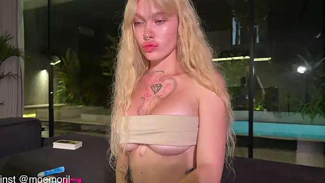 Golden Aline online show from 02/02/26, 03:00