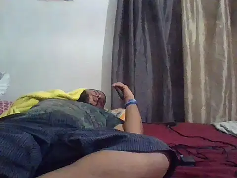 Snapshot of Dj-yefri-pauta chatting on 09/28/25, 10:48 Dj-yefri-pauta online show from 09/28/25, 10:48