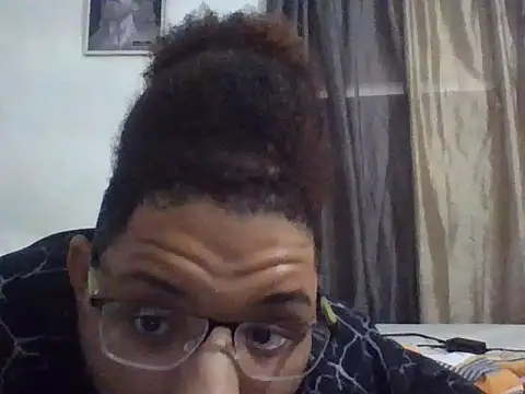 Snapshot of Dj-yefri-pauta chatting on 12/04/25, 04:27 Dj-yefri-pauta online show from 12/04/25, 04:27