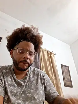 Snapshot of Dj-yefri-pauta chatting on 12/20/25, 01:45 Dj-yefri-pauta online show from 12/20/25, 01:45