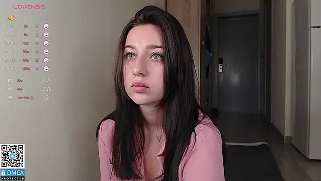 Snapshot of Zoi_Morgan chatting on 09/17/25, 05:42 Zoi Morgan online show from 09/17/25, 05:42