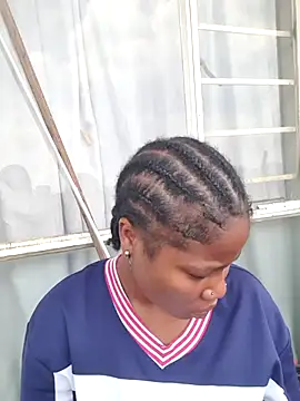 Snapshot of PerfectionBerrie chatting on 03/05/25, 10:33 PerfectionBerrie online show from 03/05/25, 10:33