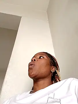 Snapshot of PerfectionBerrie chatting on 09/13/25, 12:16 PerfectionBerrie online show from 09/13/25, 12:16