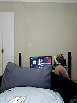 Snapshot of PerfectionBerrie chatting on 10/20/25, 04:35 PerfectionBerrie online show from 10/20/25, 04:35