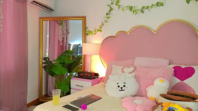 EmmaCrush online show from 01/13/26, 08:47