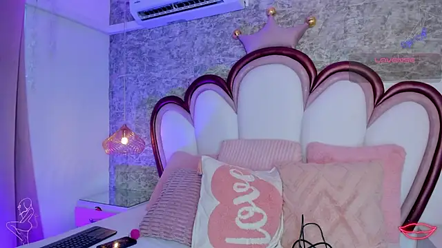 EmmaCrush online show from 03/25/26, 09:21