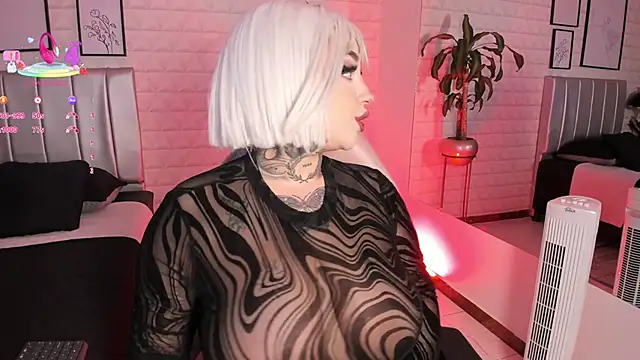 Snapshot of bella-green chatting on 11/13/25, 07:13 bella-green online show from 11/13/25, 07:13