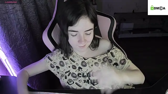 Snapshot of Crazy_forest_fairy chatting on 12/16/24, 03:51 Crazy forest fairy online show from 12/16/24, 03:51