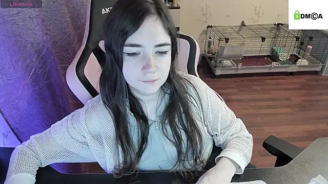 Snapshot of Crazy_forest_fairy chatting on 12/21/24, 03:03 Crazy forest fairy online show from 12/21/24, 03:03