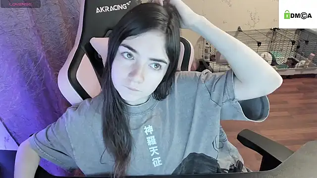 Snapshot of Crazy_forest_fairy chatting on 12/22/24, 01:23 Crazy forest fairy online show from 12/22/24, 01:23