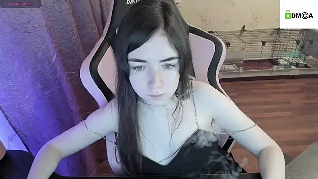 Snapshot of Crazy_forest_fairy chatting on 12/23/24, 02:24 Crazy forest fairy online show from 12/23/24, 02:24