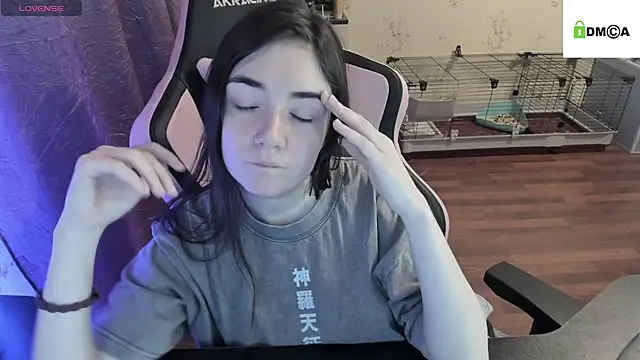 Snapshot of Crazy_forest_fairy chatting on 12/28/24, 04:08 Crazy forest fairy online show from 12/28/24, 04:08