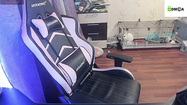 Snapshot of Crazy_forest_fairy chatting on 03/02/25, 04:07 Crazy forest fairy online show from 03/02/25, 04:07