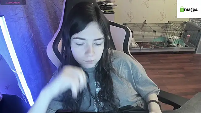 Snapshot of Crazy_forest_fairy chatting on 03/08/25, 04:34 Crazy forest fairy online show from 03/08/25, 04:34