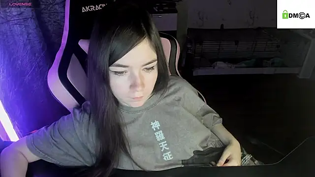 Snapshot of Crazy_forest_fairy chatting on 03/18/25, 02:25 Crazy forest fairy online show from 03/18/25, 02:25