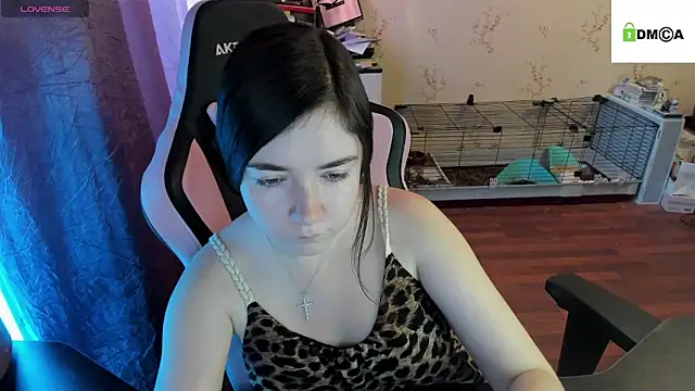 Snapshot of Crazy_forest_fairy chatting on 10/09/25, 05:05 Crazy forest fairy online show from 10/09/25, 05:05