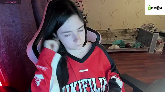 Snapshot of Crazy_forest_fairy chatting on 10/10/25, 09:47 Crazy forest fairy online show from 10/10/25, 09:47