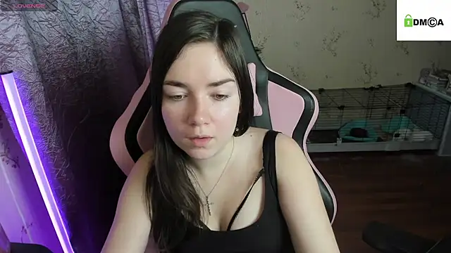 Snapshot of Crazy_forest_fairy chatting on 10/17/25, 04:59 Crazy forest fairy online show from 10/17/25, 04:59